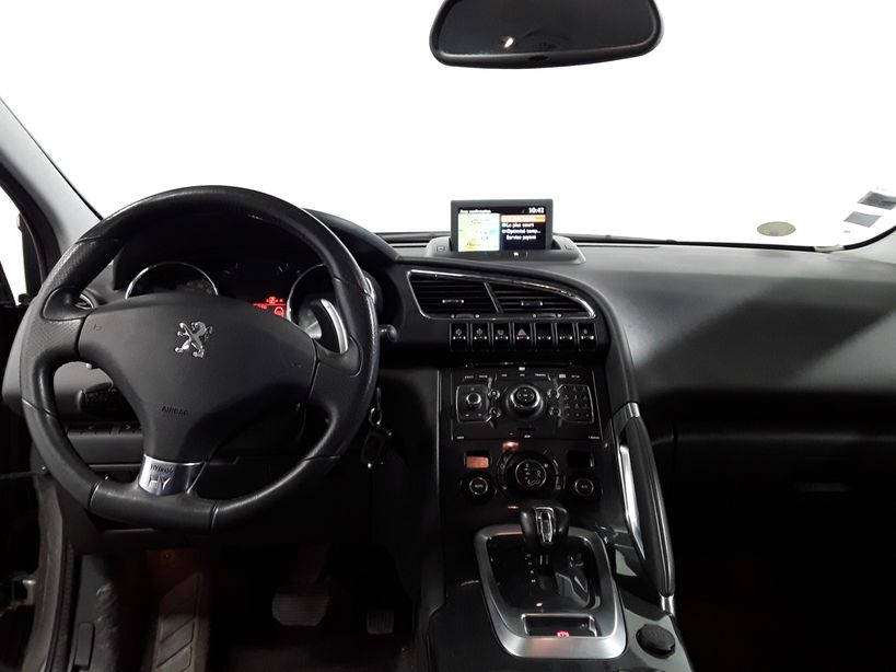 PEUGEOT 3008 HYBRID4 2012 - Photo n°21