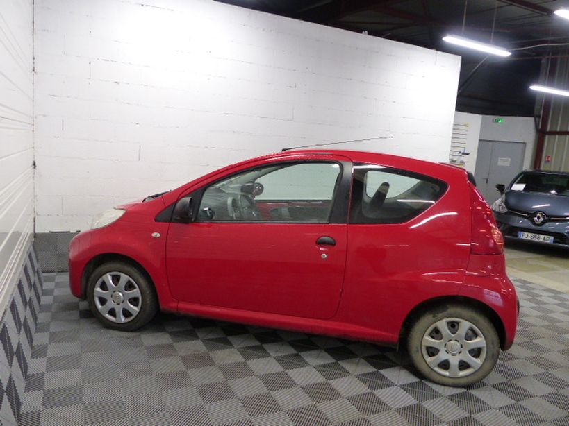 PEUGEOT 107 2010 - Photo n°10