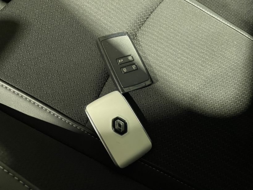 RENAULT MEGANE IV BERLINE 2022 - Photo n°28