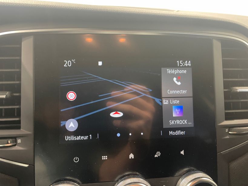 RENAULT MEGANE IV BERLINE 2021 - Photo n°19