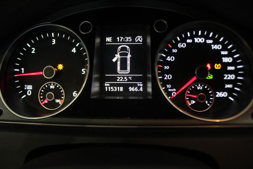 VOLKSWAGEN PASSAT SW BUSINESS 2014 - Photo n°11