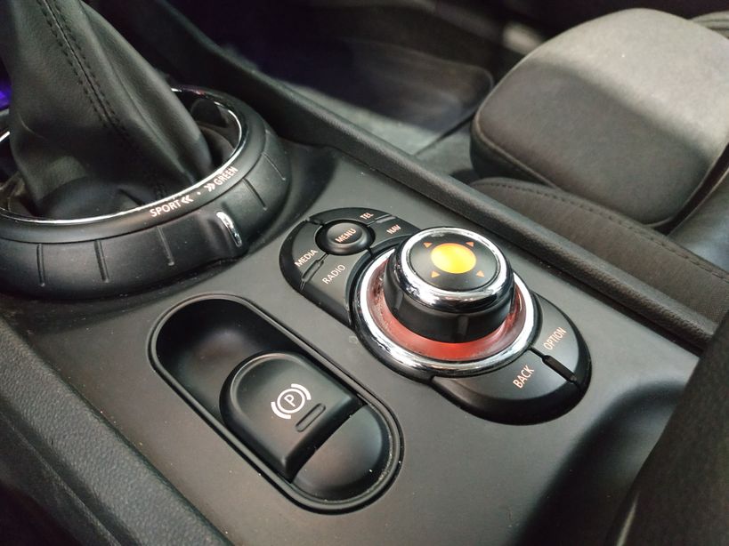 MINI MINI CLUBMAN F54 2016 - Photo n°25
