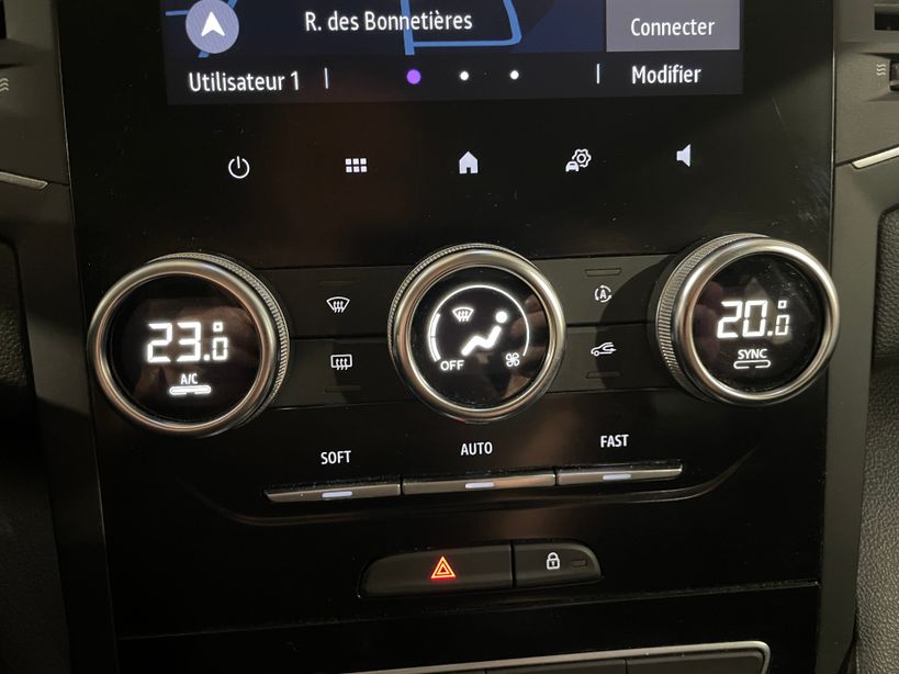 RENAULT MEGANE IV BERLINE 2022 - Photo n°23