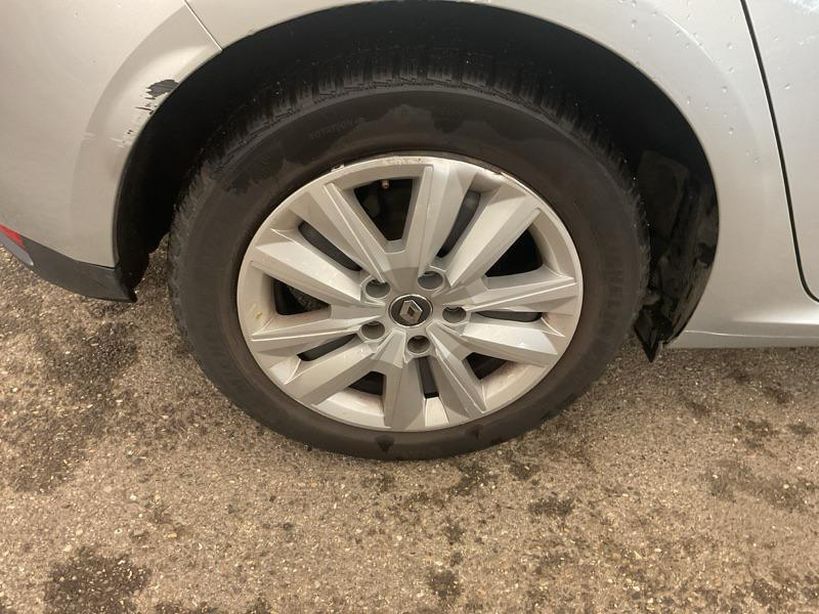 RENAULT MEGANE IV BERLINE 2021 - Photo n°2