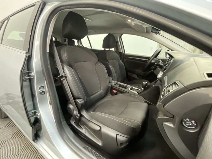 RENAULT MEGANE IV ESTATE 2021 - Photo n°43