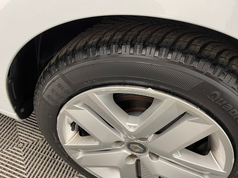 RENAULT CLIO V 2021 - Photo n°8