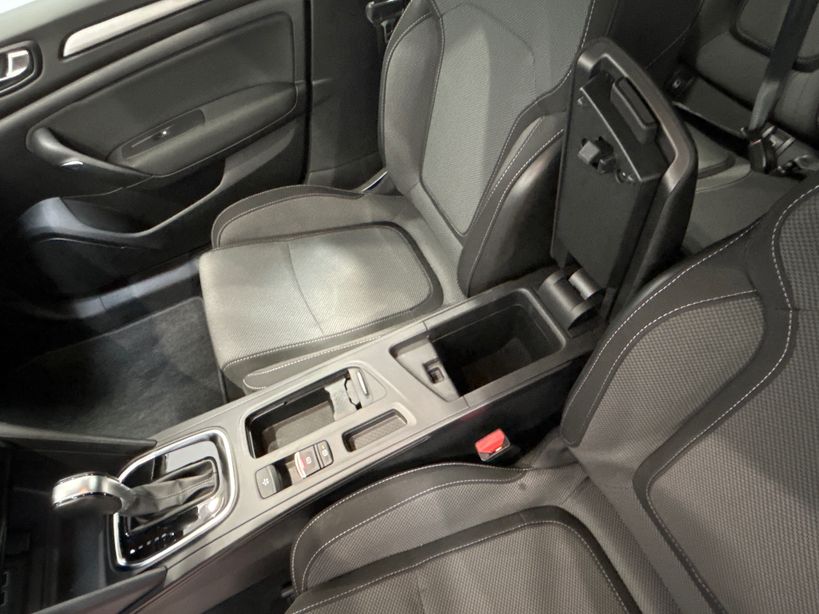 RENAULT MEGANE IV BERLINE 2023 - Photo n°20