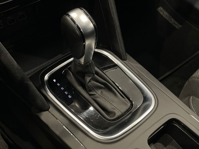 RENAULT MEGANE IV BERLINE 2023 - Photo n°20