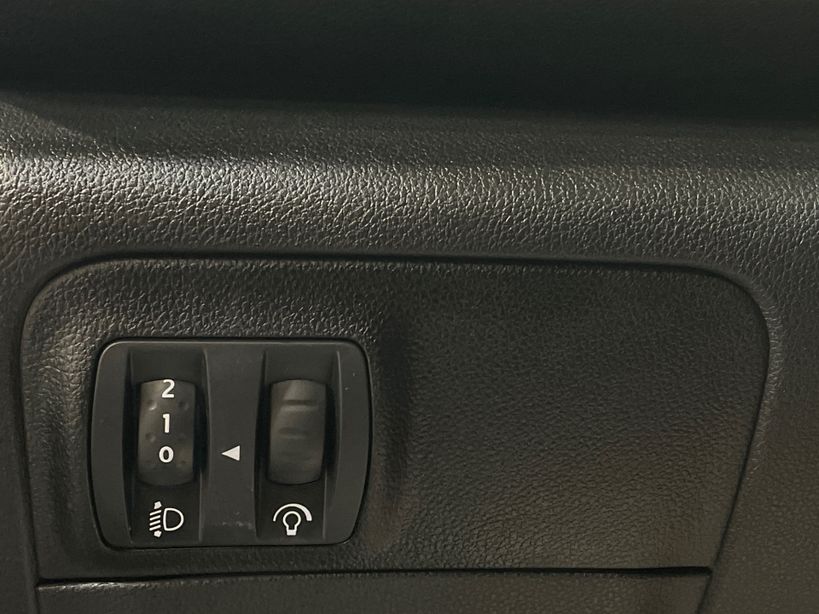 RENAULT MEGANE IV BERLINE 2023 - Photo n°35