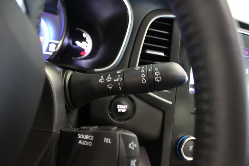 RENAULT MEGANE IV ESTATE 2017 - Photo n°21