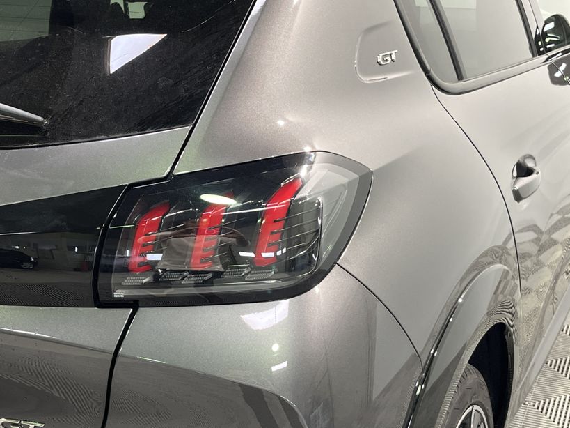 PEUGEOT 208 2022 - Photo n°7