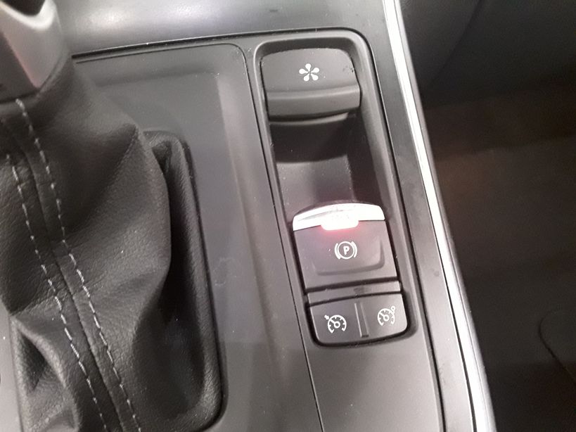 RENAULT SCENIC IV 2018 - Photo n°28
