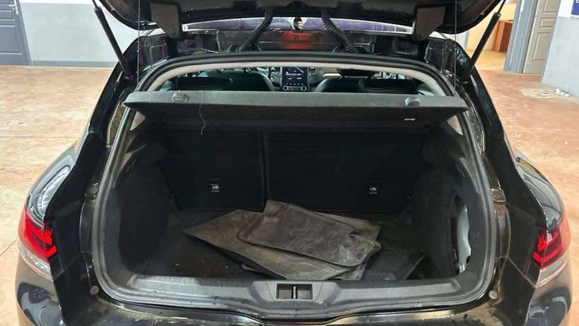 RENAULT MEGANE IV BERLINE 2021 - Photo n°15