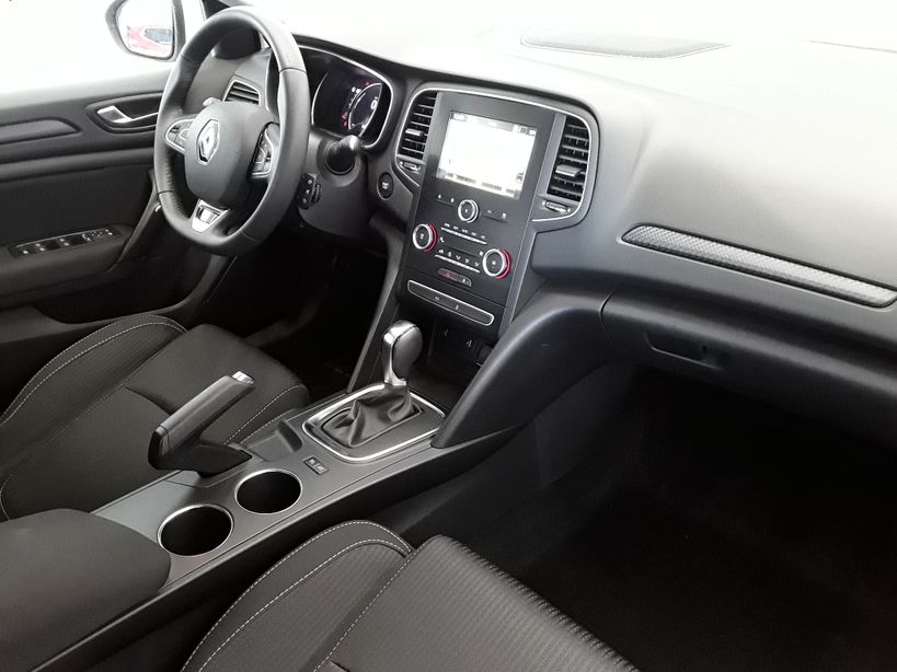RENAULT MEGANE IV 2018 - Photo n°9