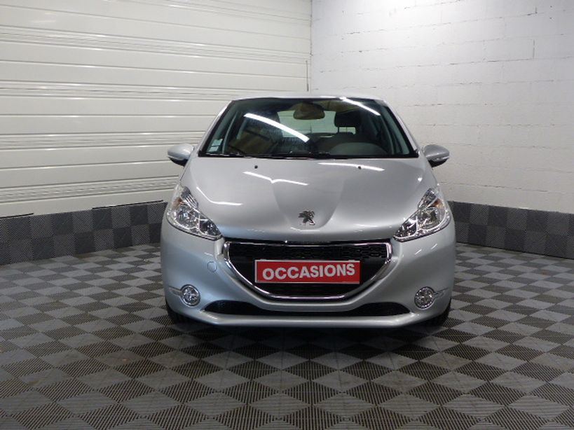 PEUGEOT 208 2013 - Photo n°2