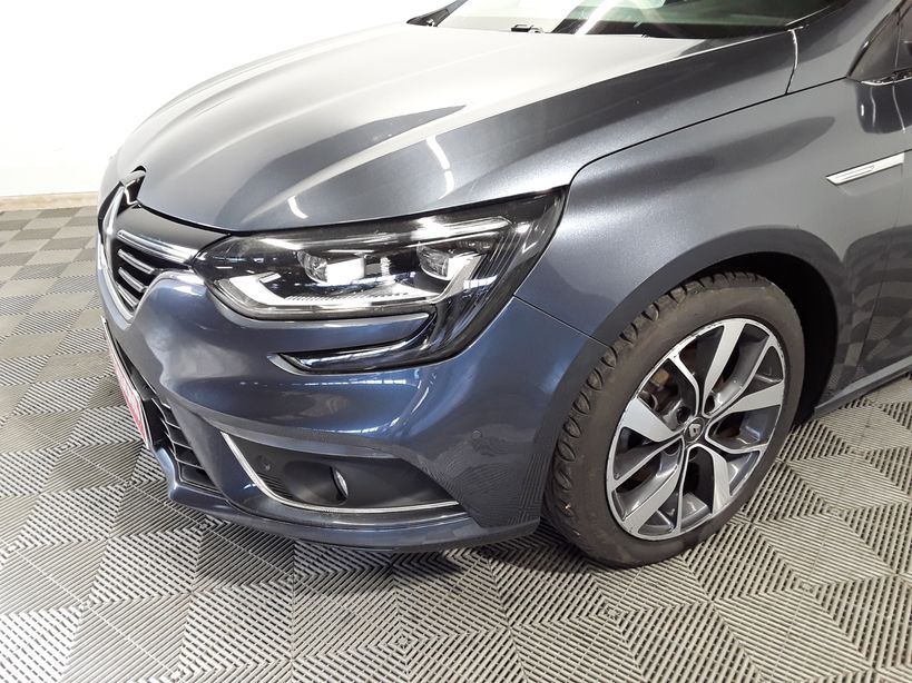 RENAULT MEGANE IV BERLINE 2016 - Photo n°3