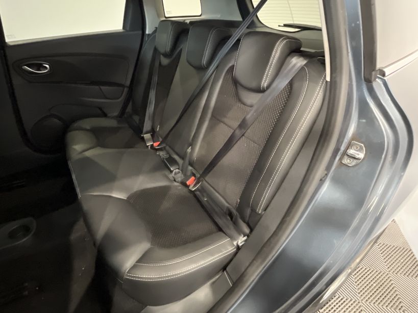RENAULT CLIO IV ESTATE 2018 - Photo n°10