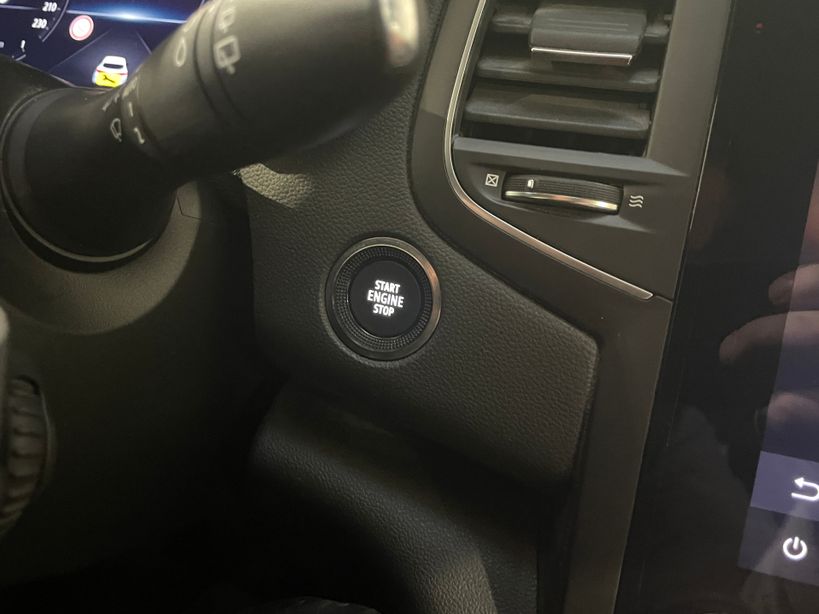 RENAULT MEGANE IV BERLINE 2022 - Photo n°33