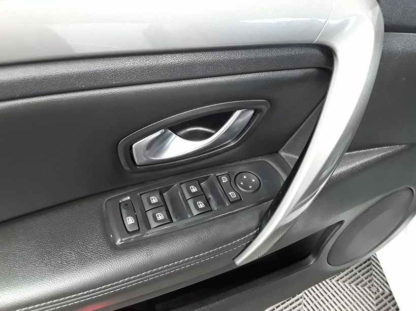 RENAULT LAGUNA 2014 - Photo n°24