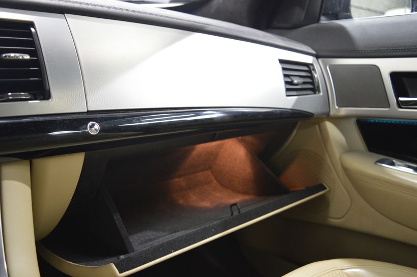 JAGUAR XF 2014 - Photo n°40