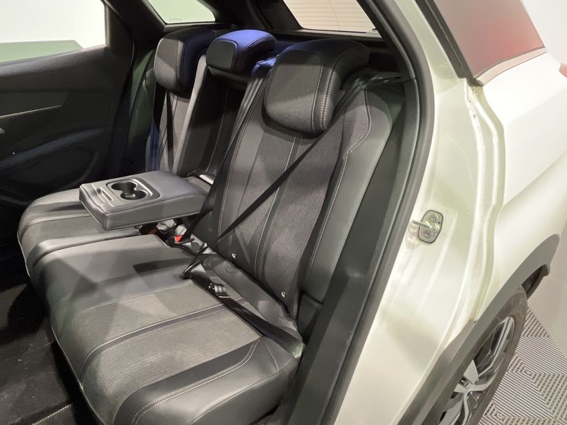PEUGEOT 3008 2019 - Photo n°9