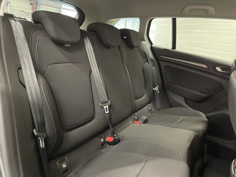 RENAULT MEGANE IV ESTATE 2021 - Photo n°12
