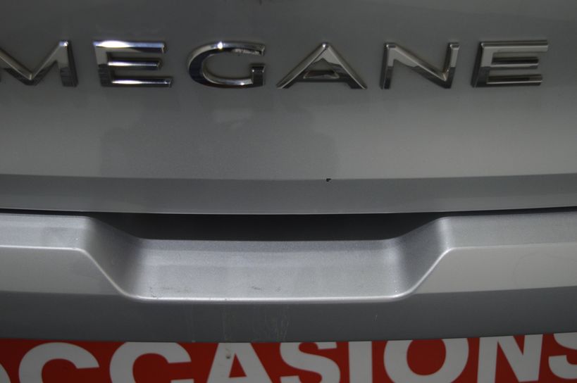 RENAULT MEGANE IV BERLINE 2017 - Photo n°12
