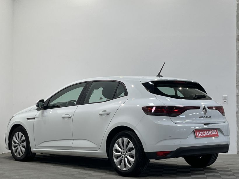 RENAULT MEGANE IV BERLINE 2021 - Photo n°4