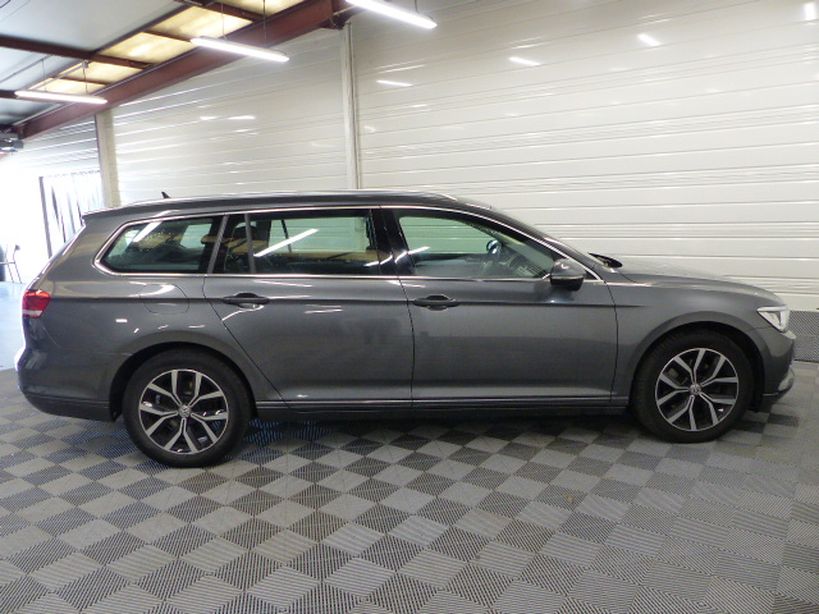 VOLKSWAGEN PASSAT SW 2018 - Photo n°31