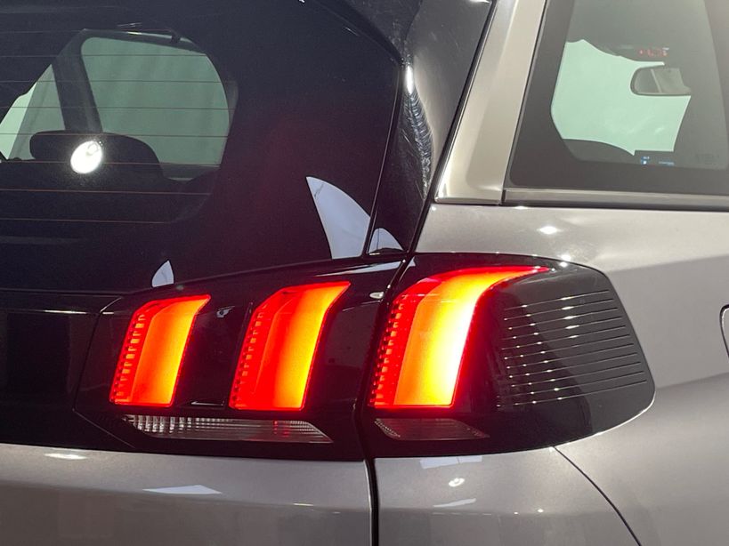 PEUGEOT 5008 2023 - Photo n°8