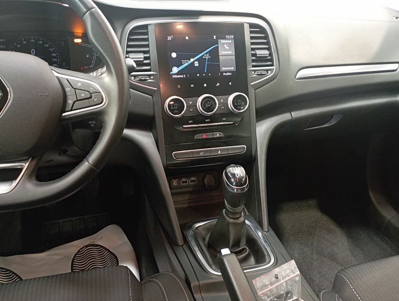 RENAULT MEGANE IV BERLINE 2021 - Photo n°15