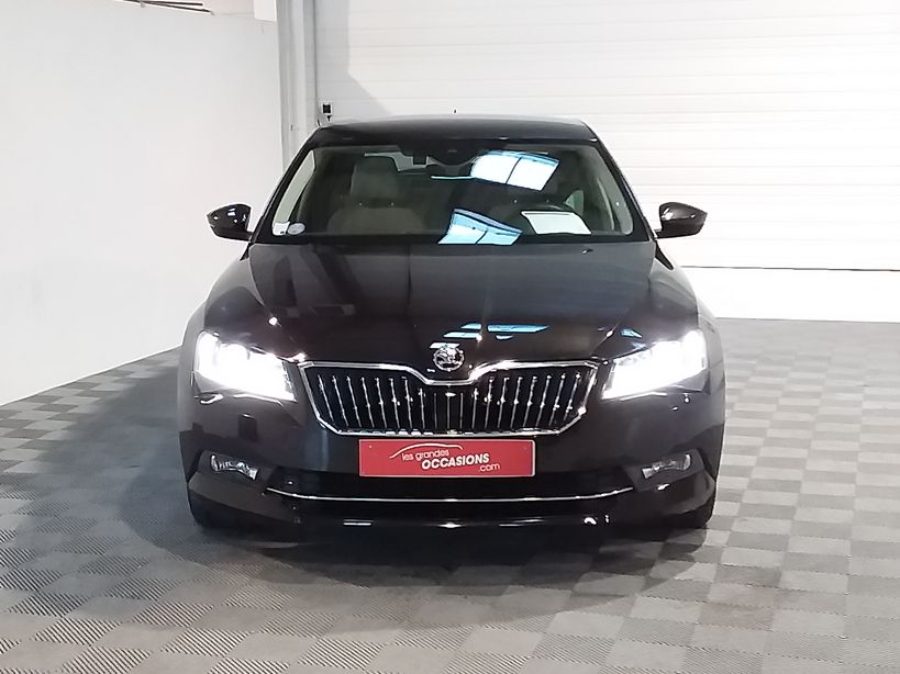 SKODA SUPERB 2017 - Photo n°2