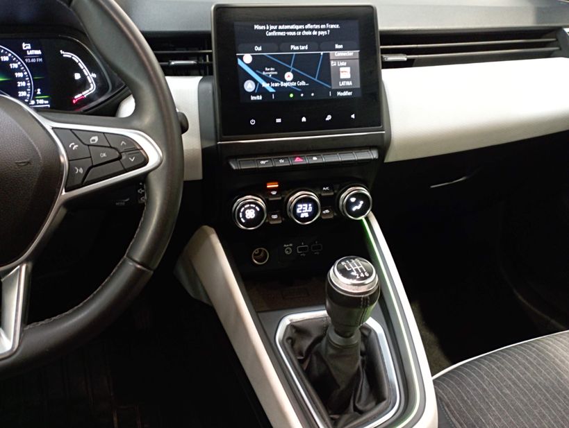 RENAULT CLIO V 2021 - Photo n°17