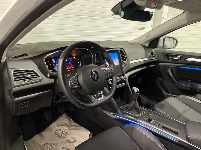 RENAULT MEGANE IV BERLINE 2022 - Photo n°10