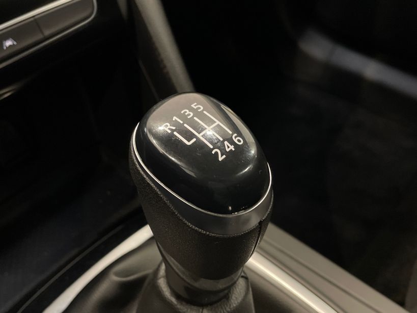 RENAULT MEGANE IV ESTATE 2022 - Photo n°18