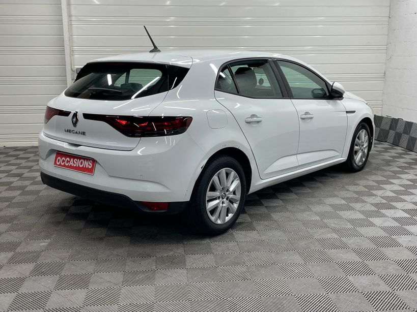 RENAULT MEGANE IV BERLINE 2022 - Photo n°6