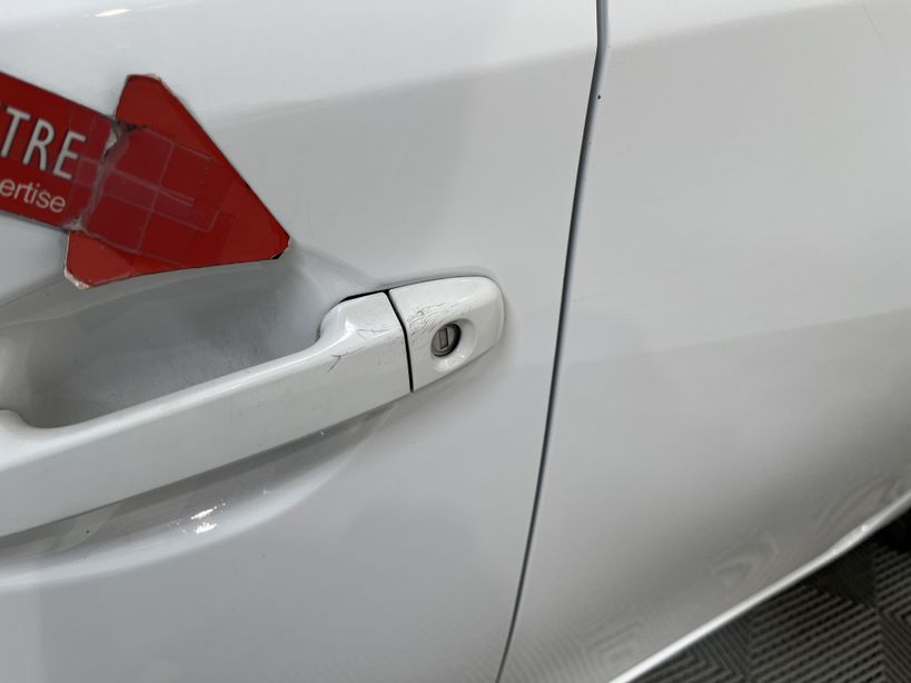 TOYOTA AURIS MY17 2018 - Photo n°17