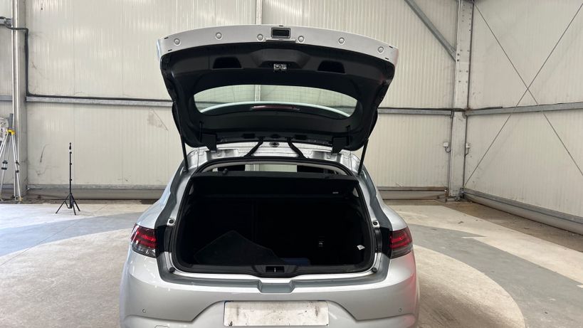RENAULT MEGANE IV BERLINE 2021 - Photo n°13