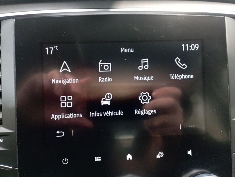 RENAULT MEGANE IV ESTATE 2021 - Photo n°17