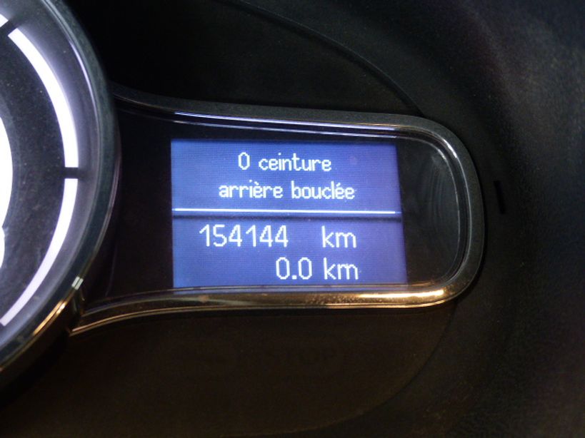 RENAULT MEGANE III BERLINE 2011 - Photo n°9