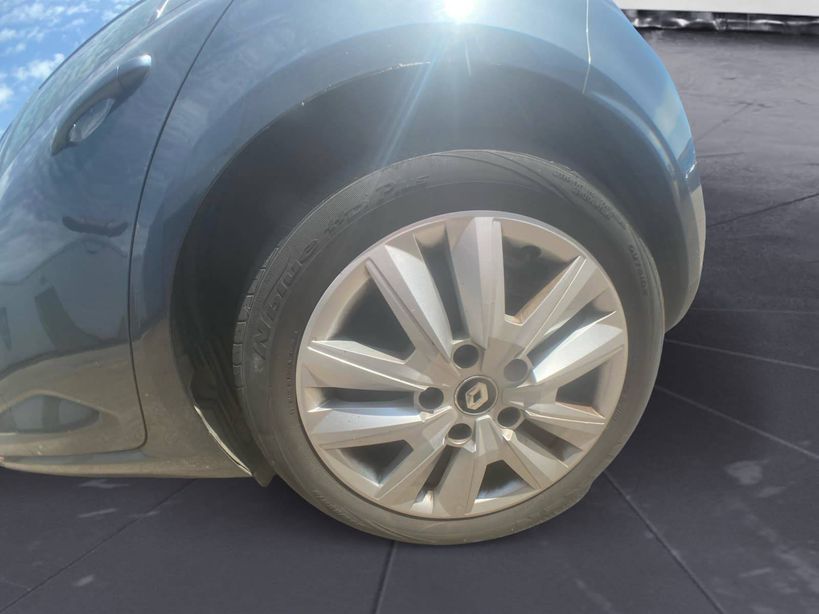 RENAULT MEGANE IV BERLINE 2022 - Photo n°9
