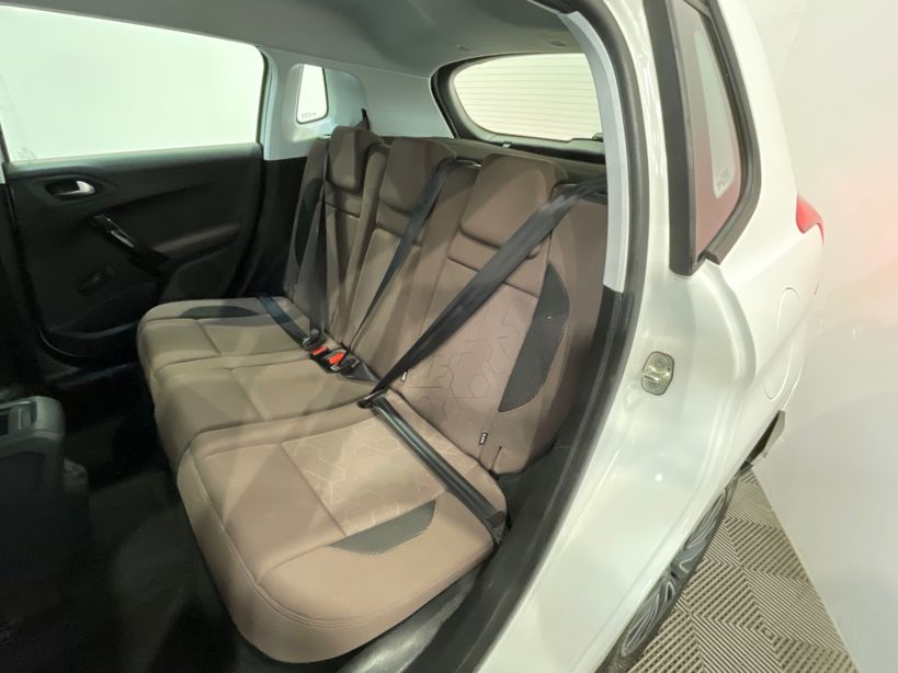 PEUGEOT 2008 2015 - Photo n°10