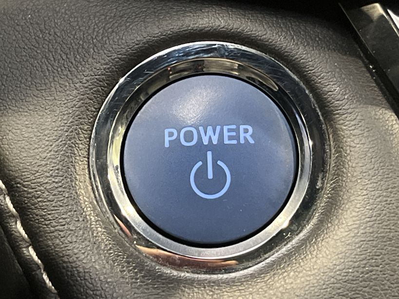 TOYOTA RAV4 HYBRIDE RC18 PRO 2019 - Photo n°29