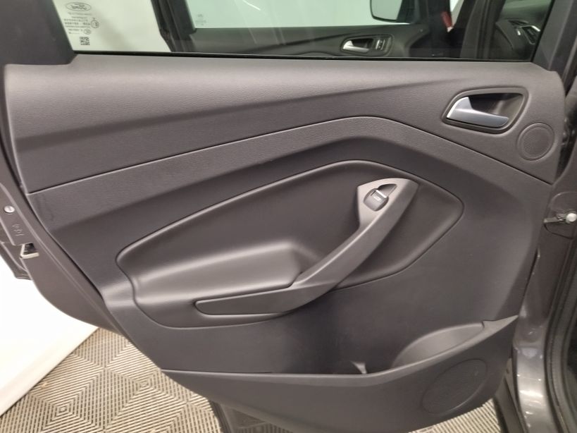 FORD KUGA 2018 - Photo n°17