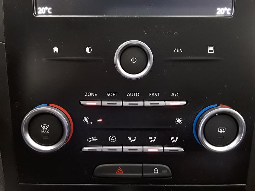 RENAULT MEGANE IV 2018 - Photo n°20