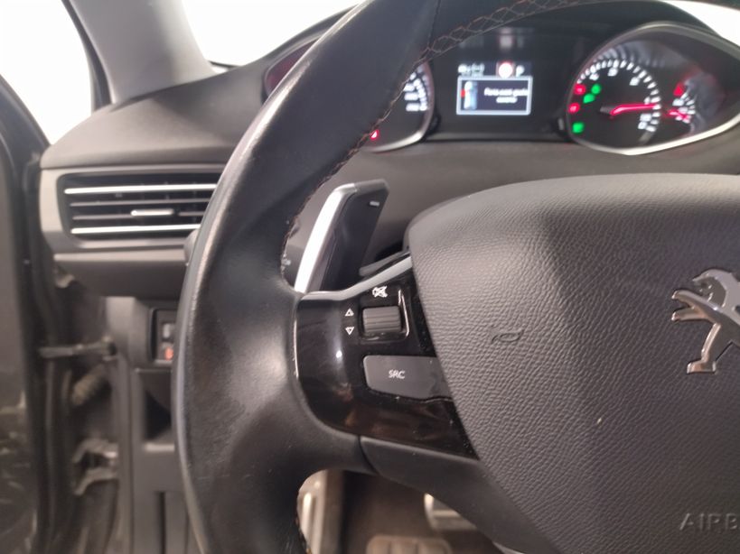 PEUGEOT 308 2020 - Photo n°19