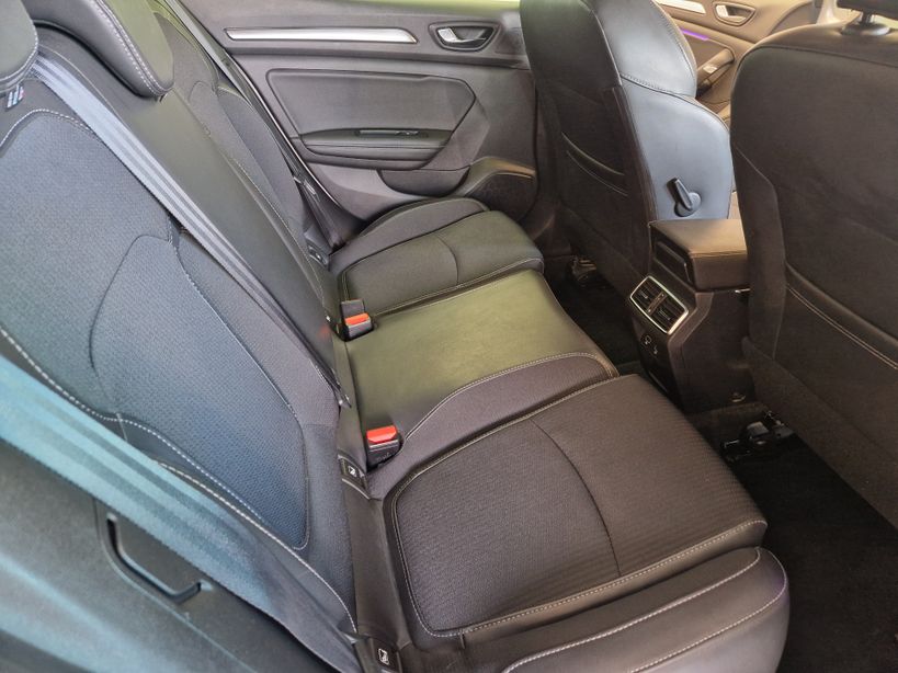 RENAULT MEGANE IV BERLINE 2023 - Photo n°11