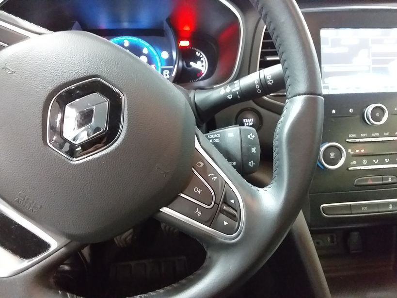 RENAULT MEGANE IV BERLINE BUSINESS 2020 - Photo n°21