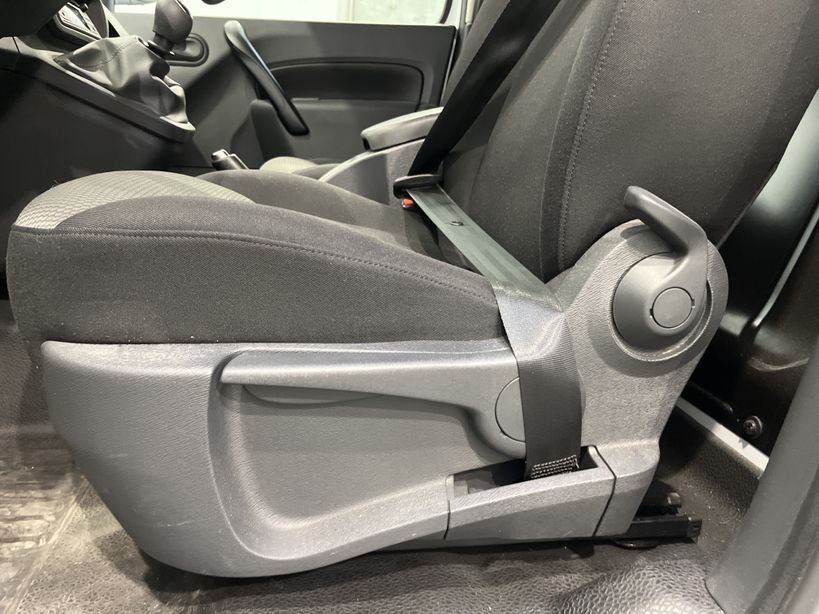 RENAULT KANGOO EXPRESS 2021 - Photo n°32