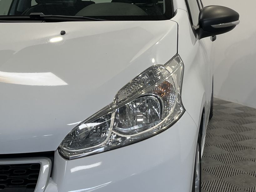PEUGEOT 208 2013 - Photo n°7